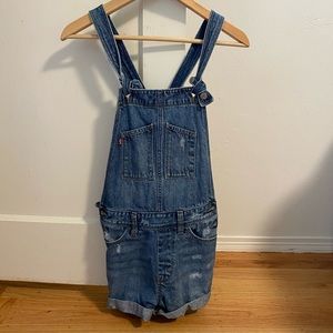 Levi’s overall shorts